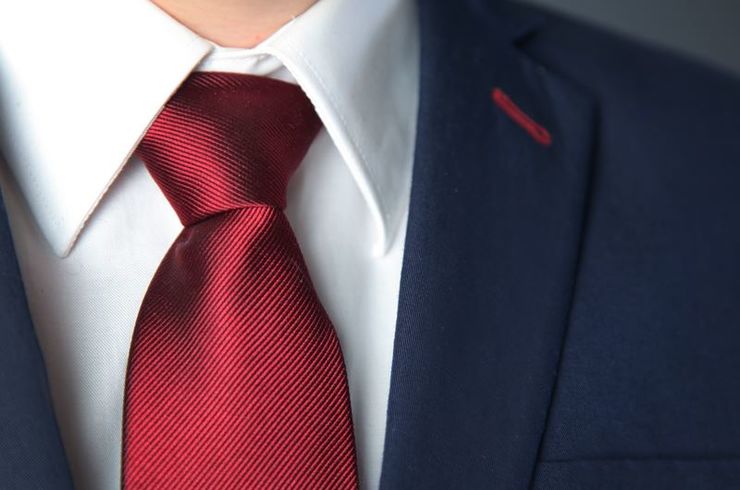 赤ネクタイ